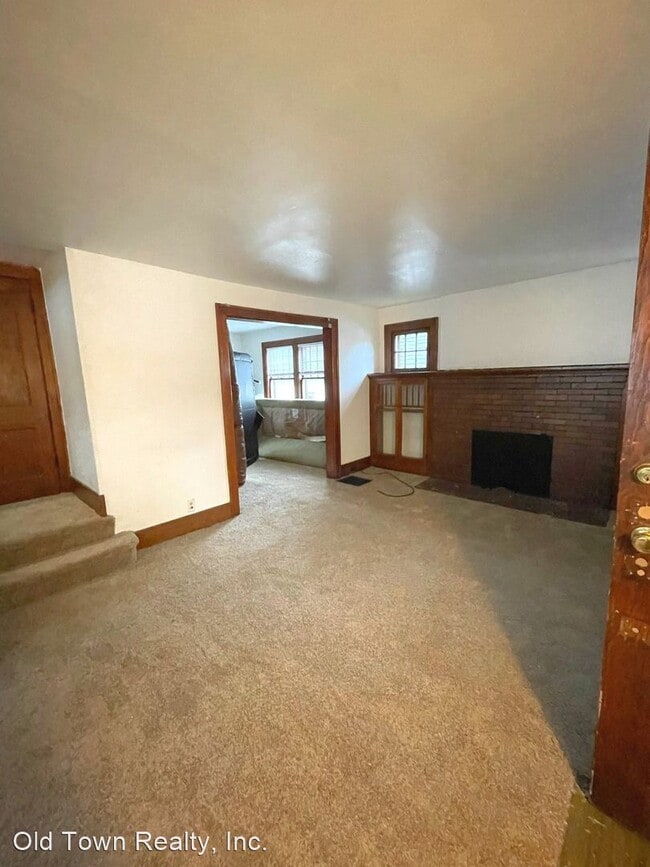 Building Photo - 4 br, 1 bath House - 845 E. University Ave