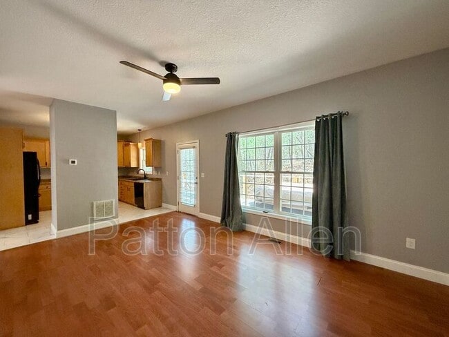 Foto del edificio - 52 Winterwind Dr