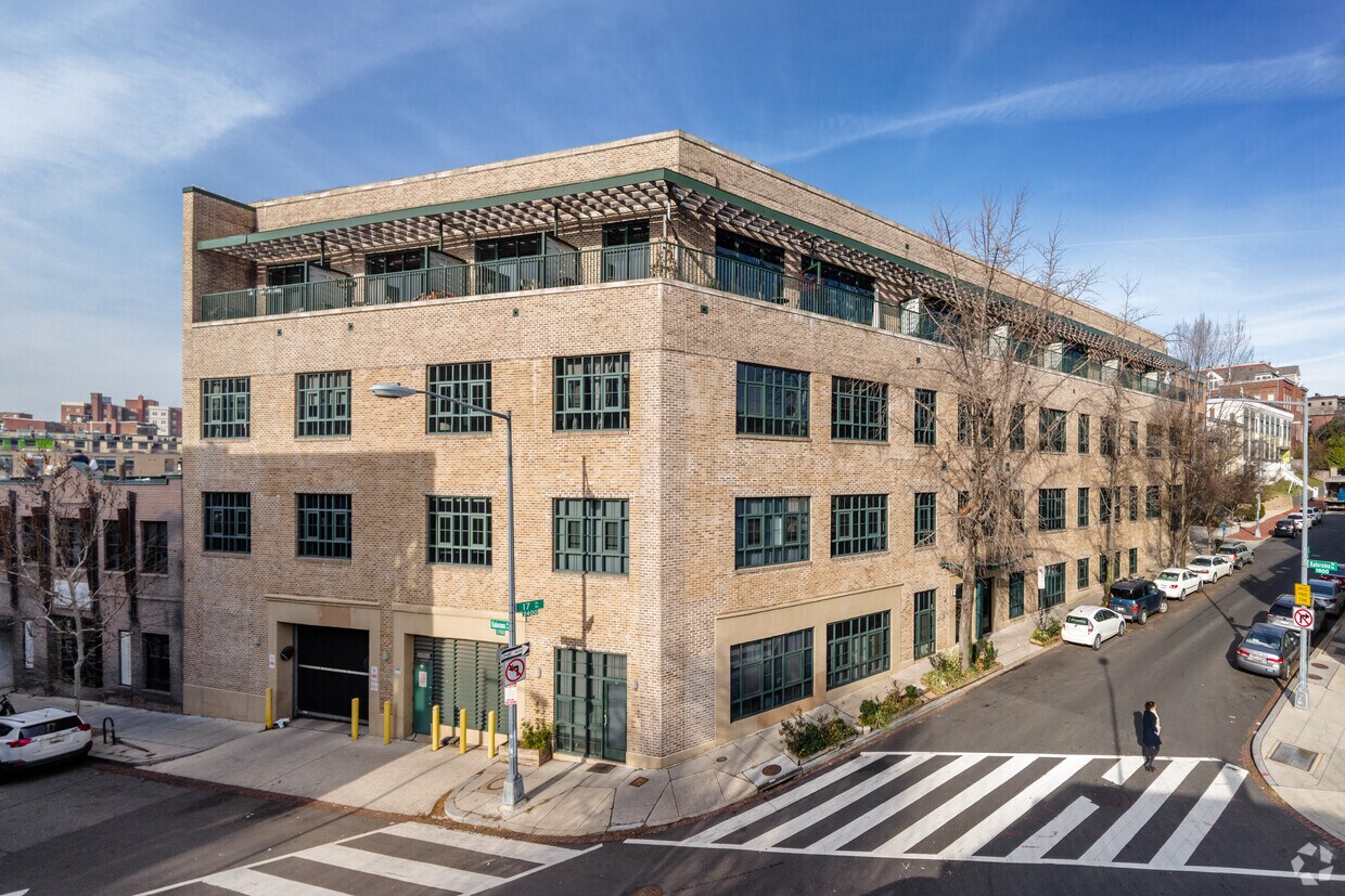 Primary Photo - Delancey Lofts