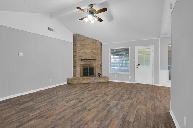 Foto del edificio - 9611 Huntington Hill Dr