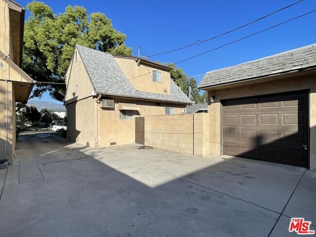 Building Photo - 525 N Shelton St