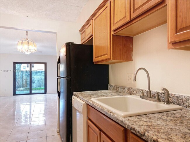 Foto del edificio - 1711 NW 92nd Ave