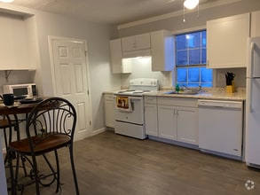 102 1/2 3rd Ave SW