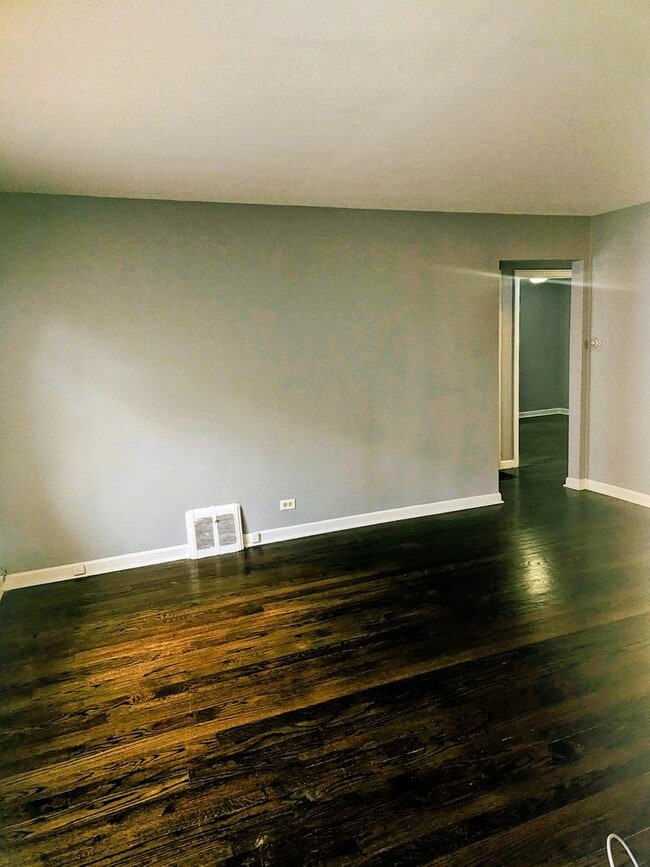 Building Photo - 7632 S Jeffery Blvd