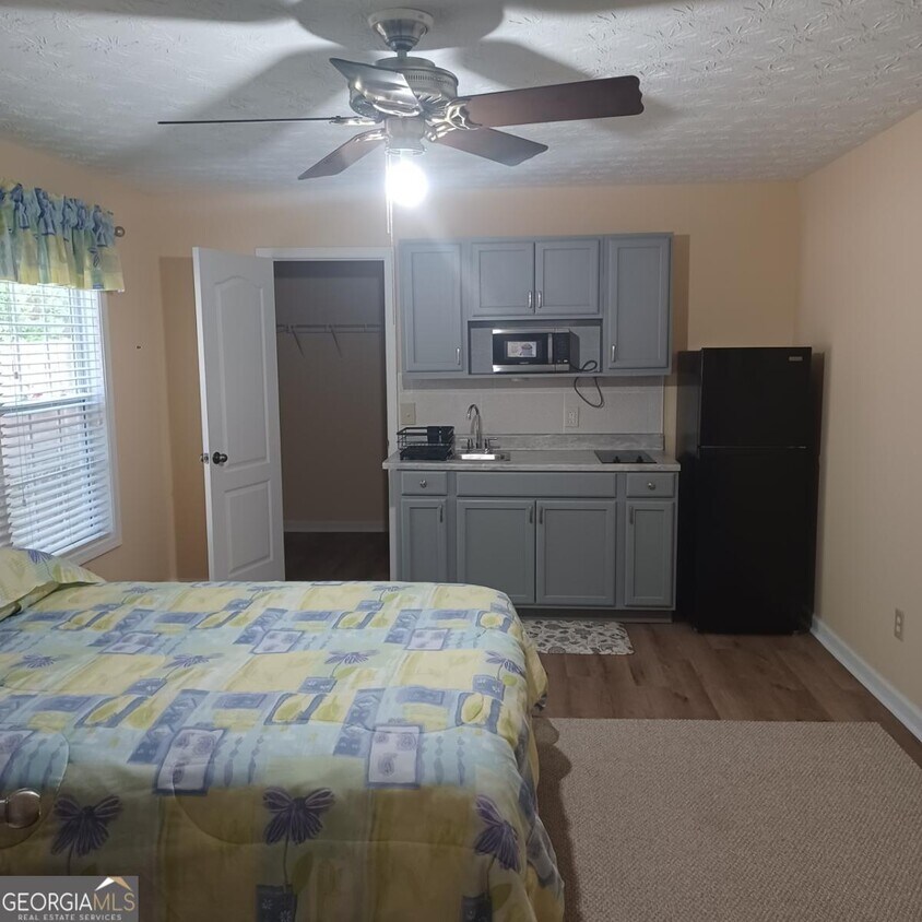 Foto del edificio - 180 Sunflower Ln