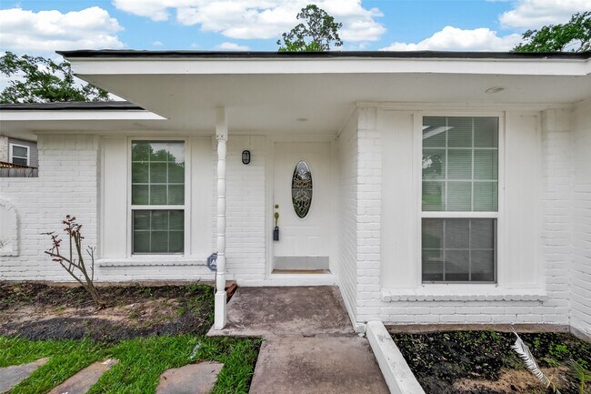 Building Photo - 6311 Tall Willow Dr