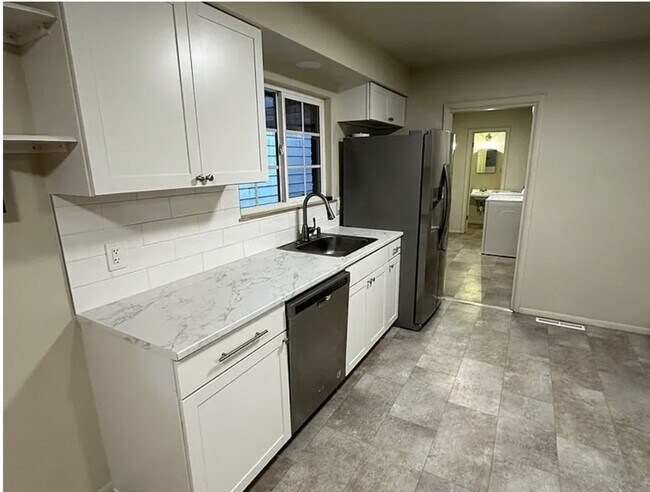 Foto del edificio - Bench Location Just Minutes to Downtown and BSU!