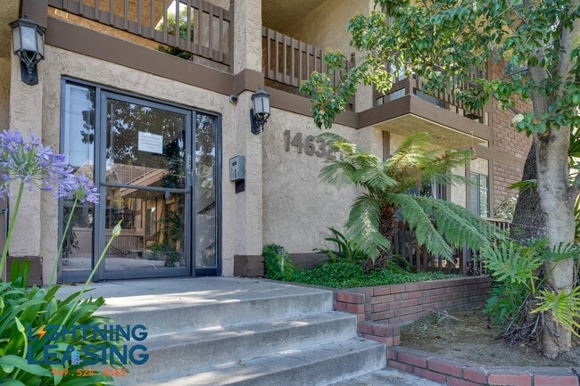 Building Photo - 14632 Magnolia-204D