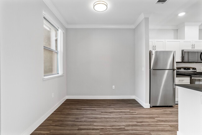 Building Photo - Tesoro Apartments