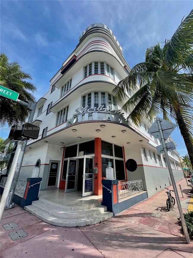 Building Photo - 901 Collins Ave