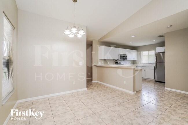 Foto del edificio - 8381 Bahamas Rd