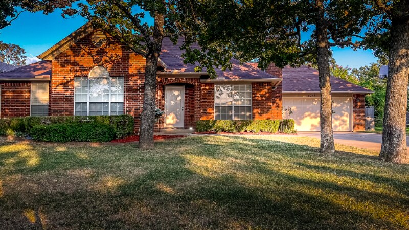 Primary Photo - 3718 Silver Oak Ct