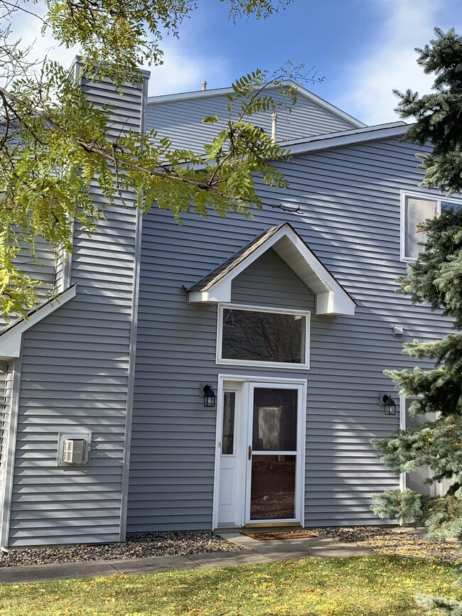 Building Photo - 679 Woodduck Dr