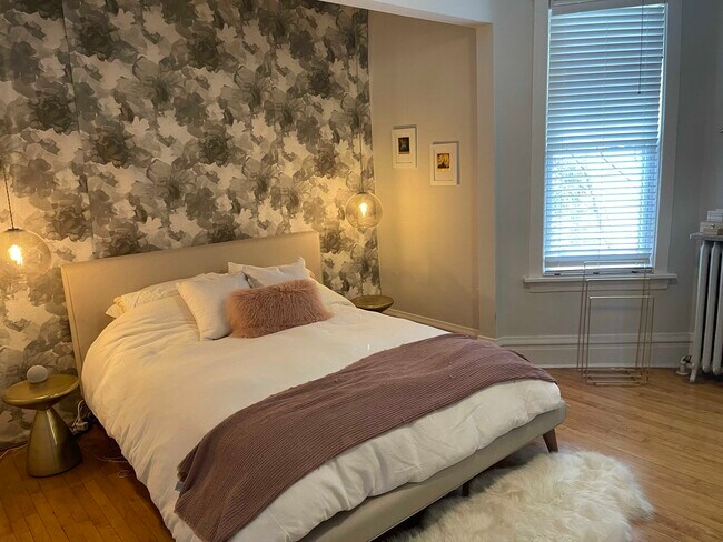 Building Photo - 3445 N Bosworth Ave