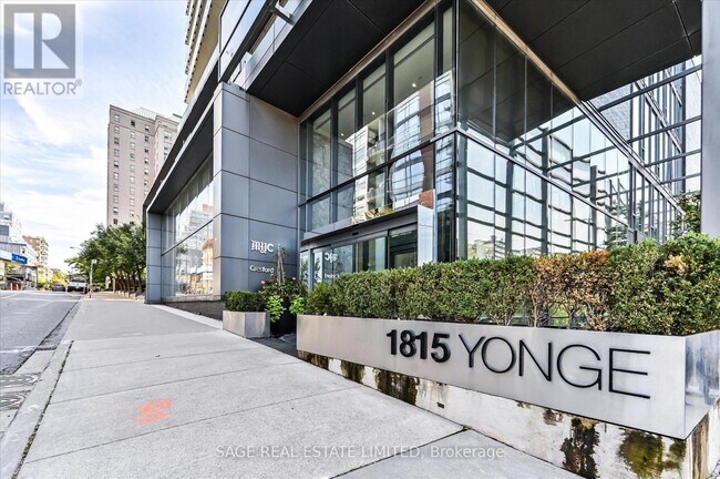 Photo du bâtiment - 1815-L1815 Yonge St