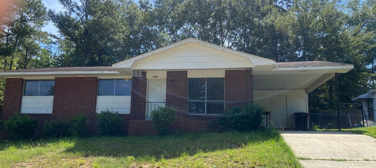 Primary Photo - **ON HOLD**3 bedroom/1 bathroom in Columbu...