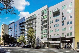 Building Photo - 645 W 9th St