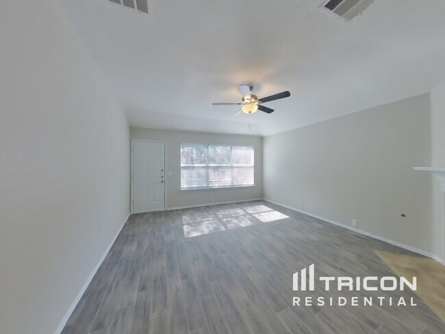 Building Photo - 8425 Asheville Ln