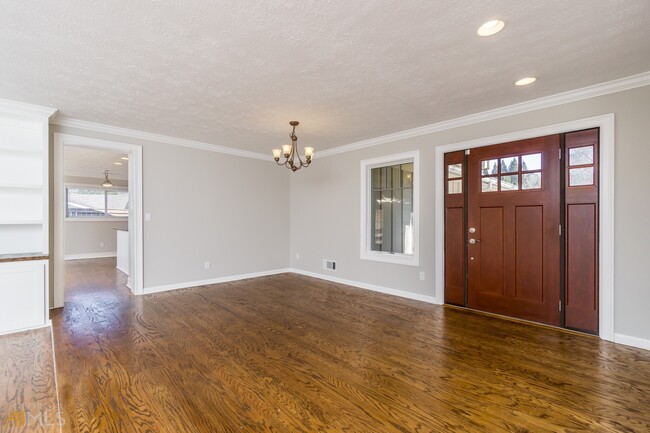 Building Photo - 785 Fairfield Drive