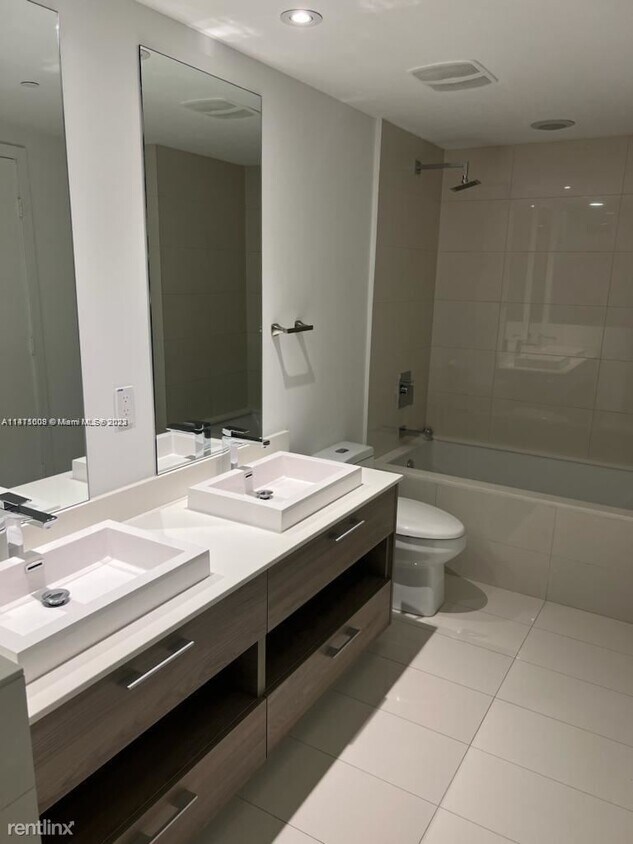 Building Photo - 1 br, 1 bath Condo - 1300 S Miami Ave Unit...