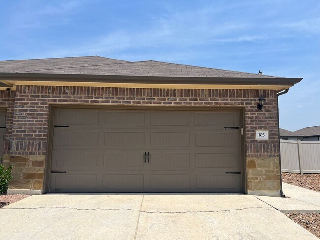 Foto del edificio - Luxury 3/2 duplex in great New Braunfels N...