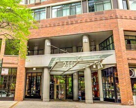 Building Photo - 211 E Ohio St