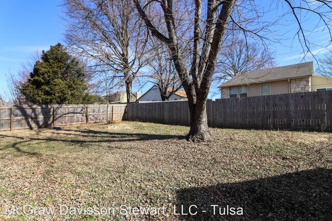 Foto del edificio - 4 br, 2.5 bath House - 11323 S. Ash St.