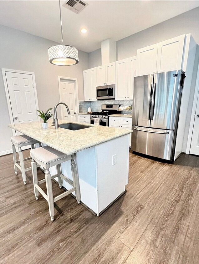 Foto principal - 504 E 32nd St