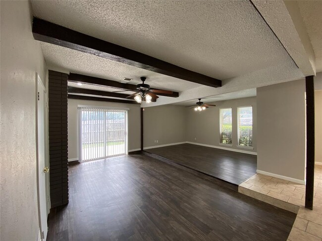 Building Photo - 4543 Altamesa Blvd
