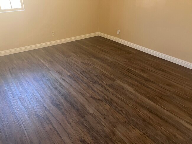 Foto del edificio - 1423 W 106th St