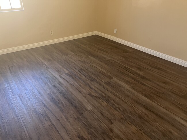 Photo - 1423 W 106th St House