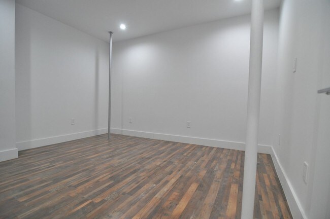 Foto del edificio - 348 Brook Ave
