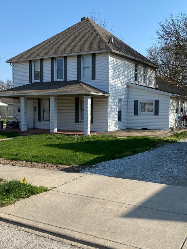 Building Photo - 519 S 1st St