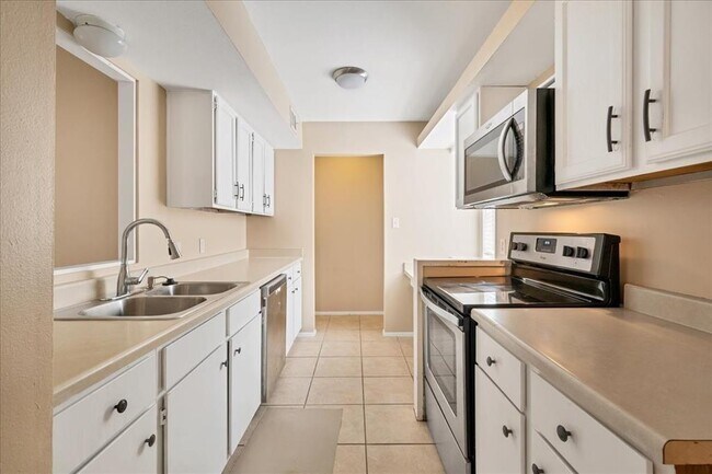 Foto del edificio - 1503 Bridgeway Dr
