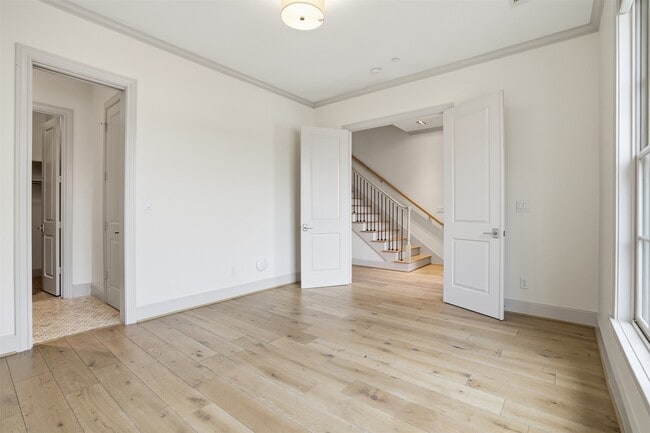 Building Photo - 19 Robita St