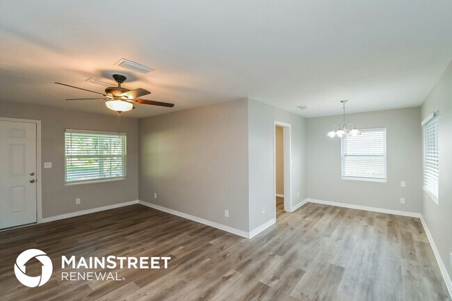 Building Photo - 5742 Norde Dr W