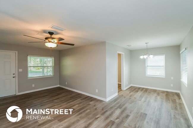 Foto del edificio - 5742 Norde Dr W