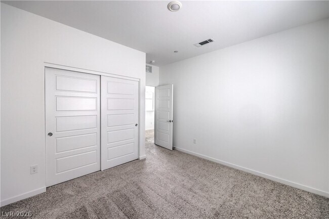 Foto del edificio - 11804 Waterbird Ave