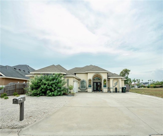 Building Photo - 15605 3 Fathoms Bank Dr