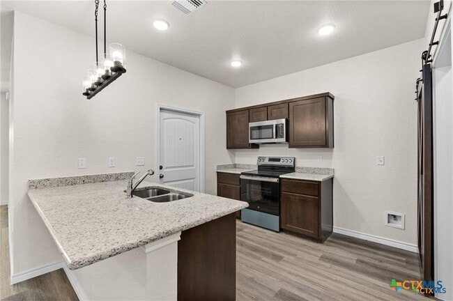 Building Photo - 122 Leon Ln