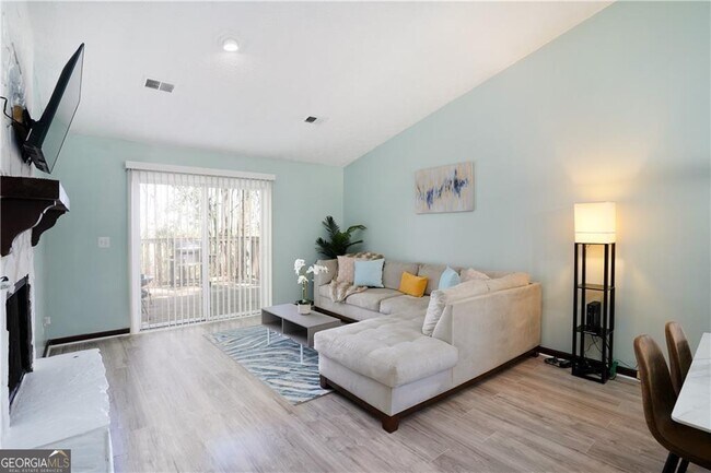 Foto del edificio - 5444 Glen Haven Dr