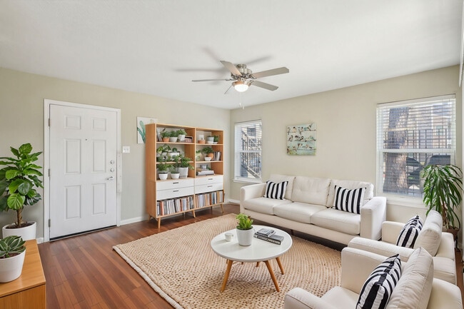 Foto del edificio - The Life at Grand Oaks
