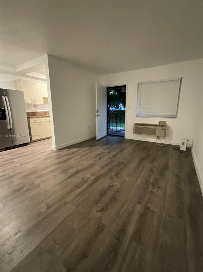 Foto del edificio - 3333 NW 5th Ave