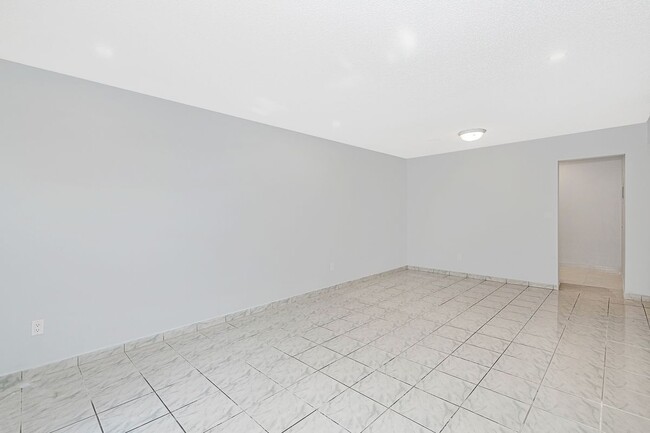 Foto del edificio - 7705 SW 86th St