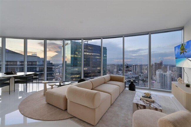 Foto del edificio - 300 Biscayne Blvd Way