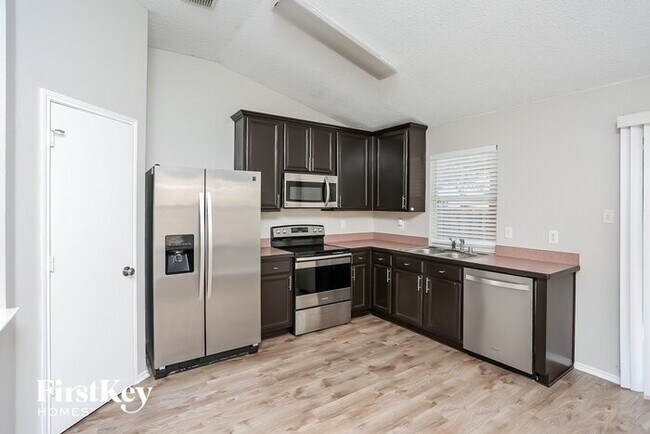 Foto del edificio - 10141 Chapel Ridge Dr