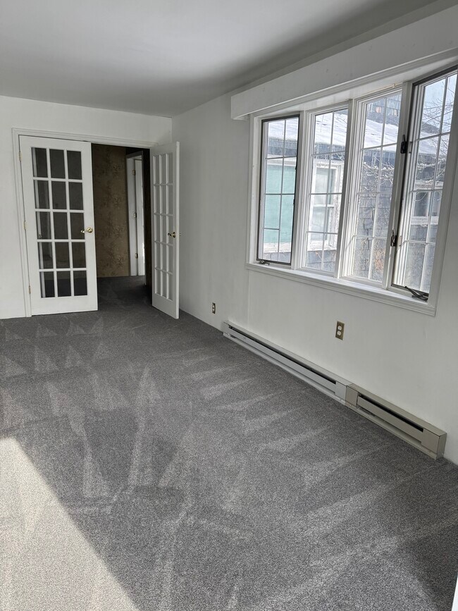 Foto del edificio - 8026 Ridge Rd