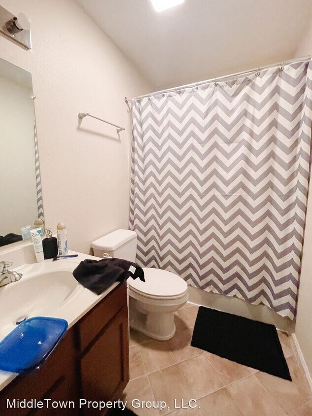 Primary Photo - 5 br, 5 bath House - 211 N Dill St