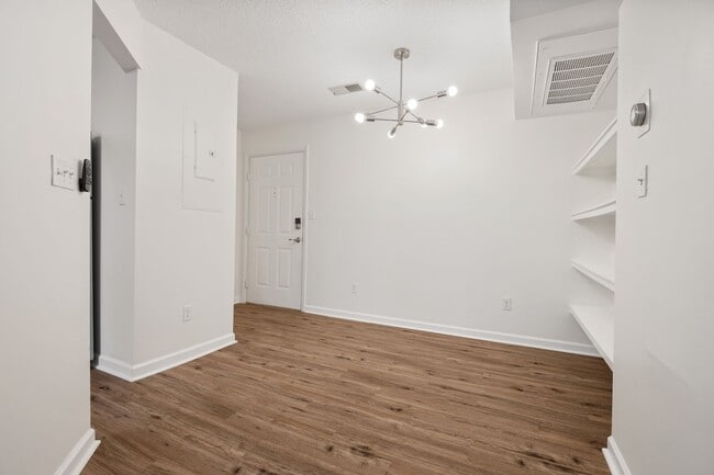 Building Photo - 600 Audubon Lake Dr