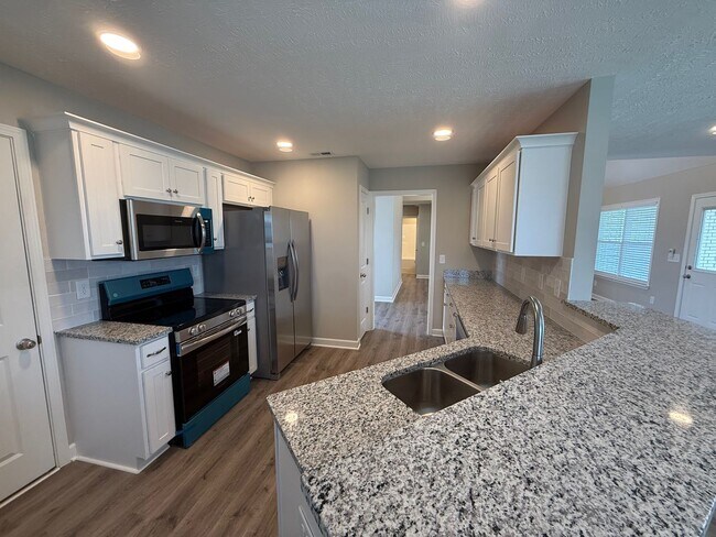 Foto del edificio - New Construction 3 Bedroom 2 bathroom for Lease